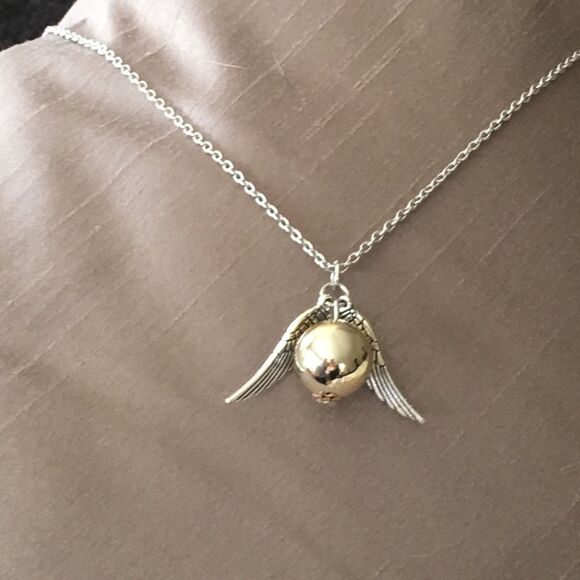 Harry Potter Golden Snitch Silver Wings Necklace NWT - Picture 6 of 8